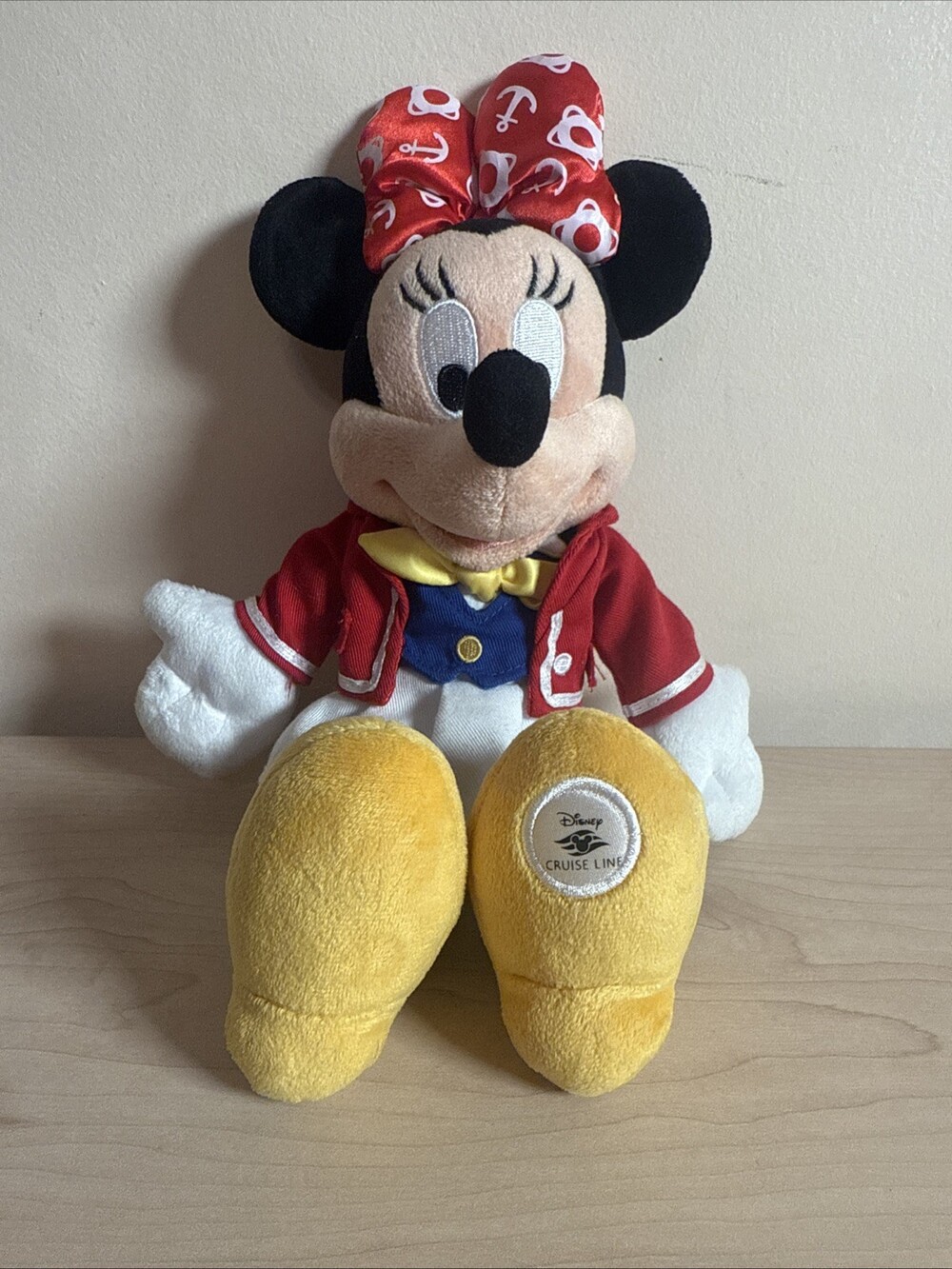 Disney Cruise Line Minnie Mouse 12 inch Plush